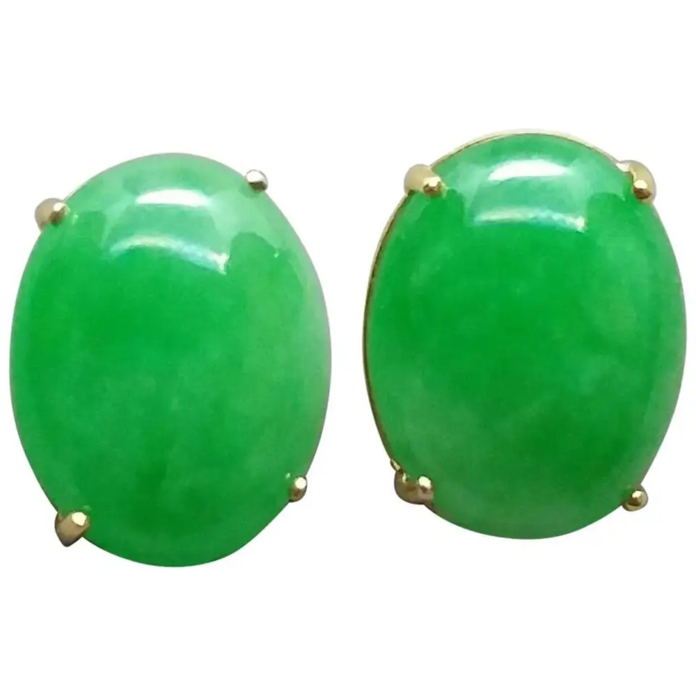 Natural Green Color Jade Oval Cabochons
14 Karat Yellow Gold Stud Earrings